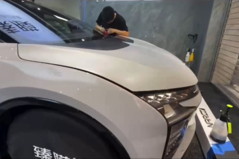 汽车改色膜:车主贴汽车改色膜应该怎么选择?